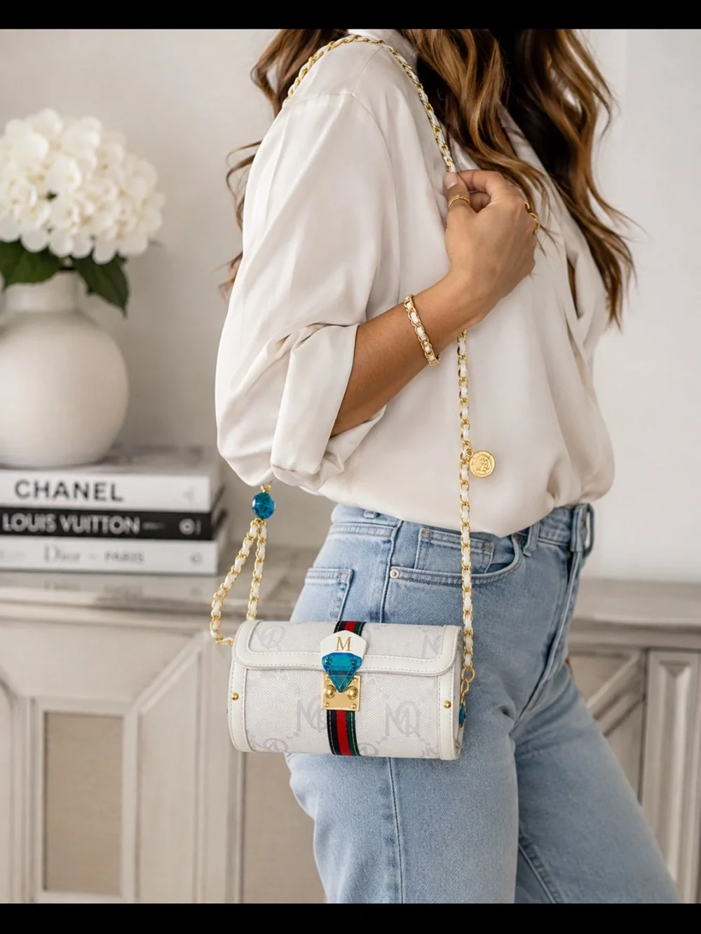 Luomeinisha stylish white